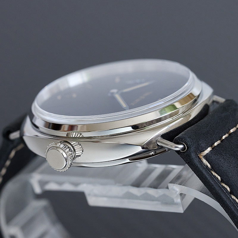 Polished stainless steel case, sapphire crystal glass